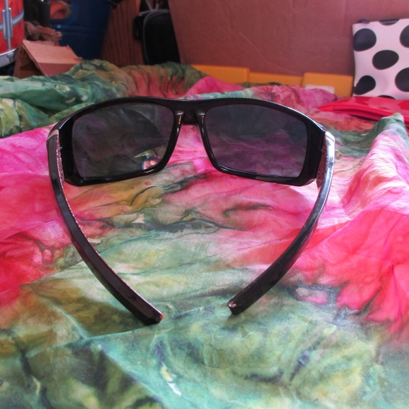 Black & Red Bandana Locs - Picture 3 of 4